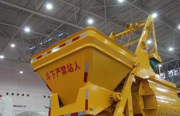  車(chē)載式攪拌拖泵