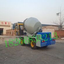 湖北赤壁帶自上料攪拌車廠家說明，1.6立方2方流動(dòng)式自裝料自拌水泥罐車價(jià)格