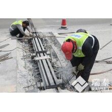 橋頭跳車現(xiàn)象是橋梁伸縮縫的什么問(wèn)題導(dǎo)致的呢？