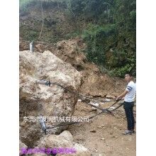 巖石破碎拆除設(shè)備劈裂機