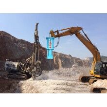 大型破碎巖石設(shè)備劈裂機