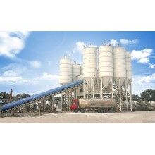 HZS180大型環(huán)保站皮帶上料，生產(chǎn)量大