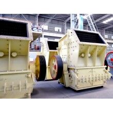 在砂石緊缺的非常時(shí)期，小型碎沙機(jī)發(fā)揮大作用