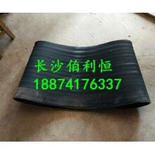 專業(yè)供應(yīng)攪拌機配件，中聯(lián)攪拌機配件，中聯(lián)HZS120P型下料斗膠桶